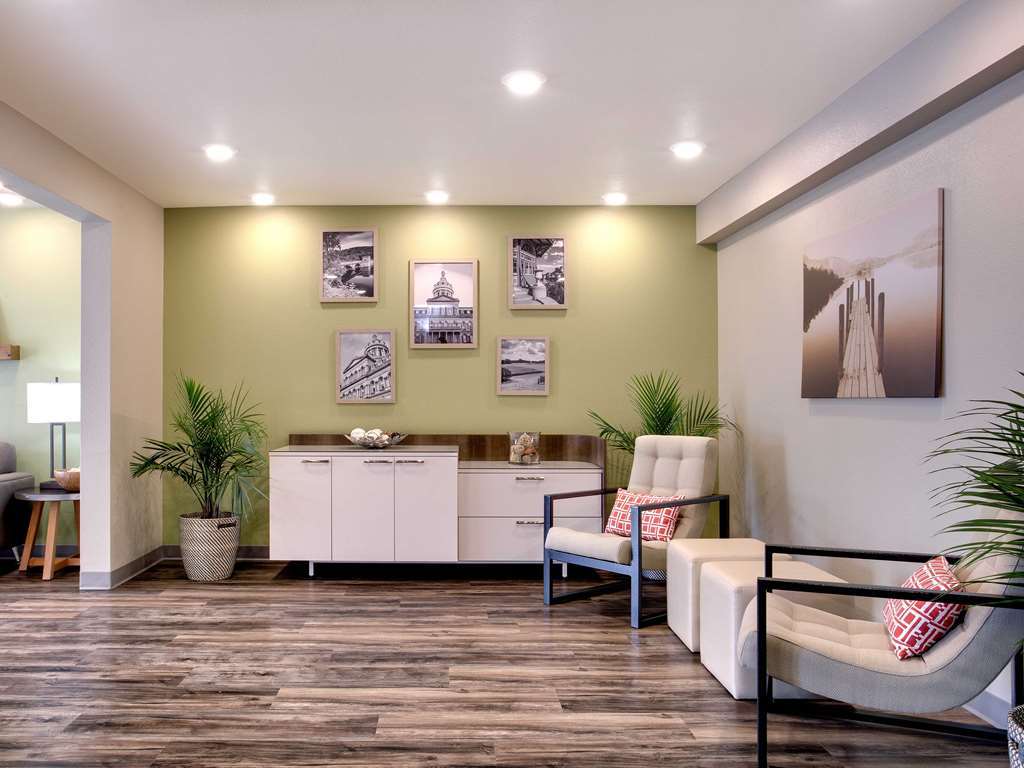 Woodspring Suites Plano - North Dallas Interior photo